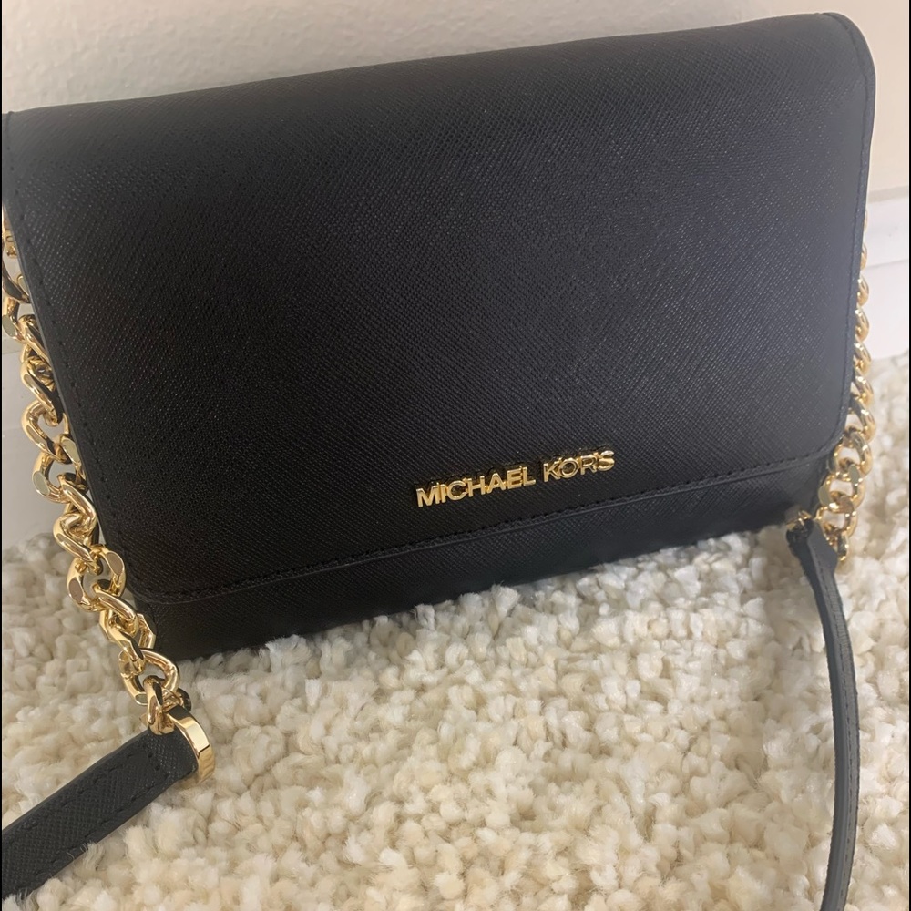 MICHAEL KORS Jet Set Phone Crossbody Clutch